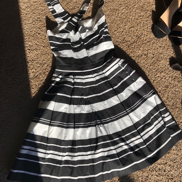 Banana Republic black/white stripe dress - Picture 4 of 6